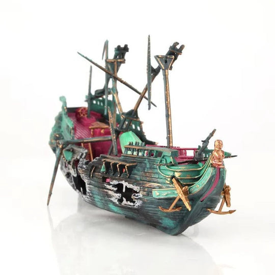 Aquarium Decoration with Sunken Boat and Realistic Design