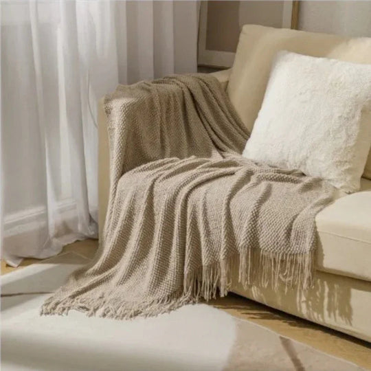 Blanket with Merino-Style Design and Tassels