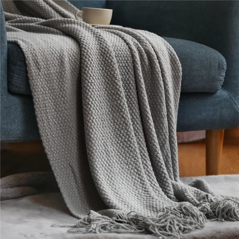 Blanket with Merino-Style Design and Tassels