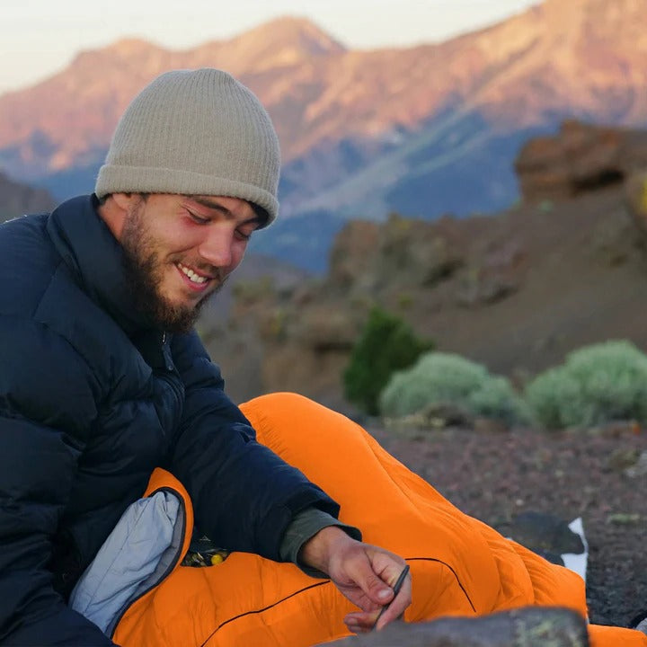 Camping Sleeping Bag with Waterproof Design and Lightweight Fabric