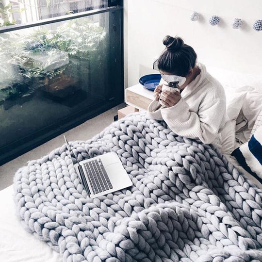 Knit Blanket with Soft Fabric and Decorative Style
