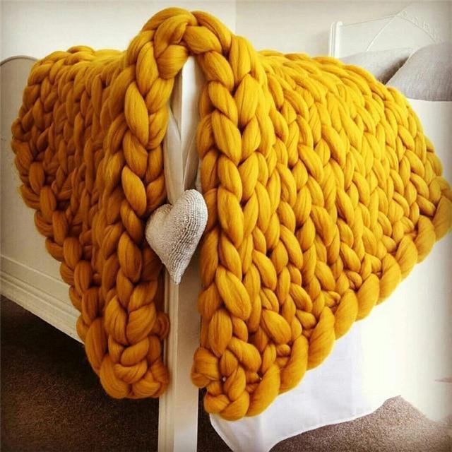 Knit Blanket with Soft Fabric and Decorative Style