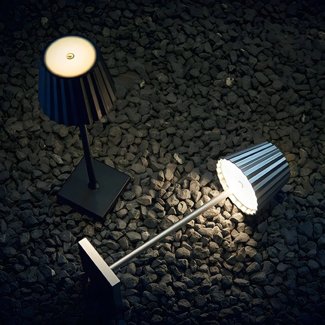 Lamp with Cordless Design and Touch Control