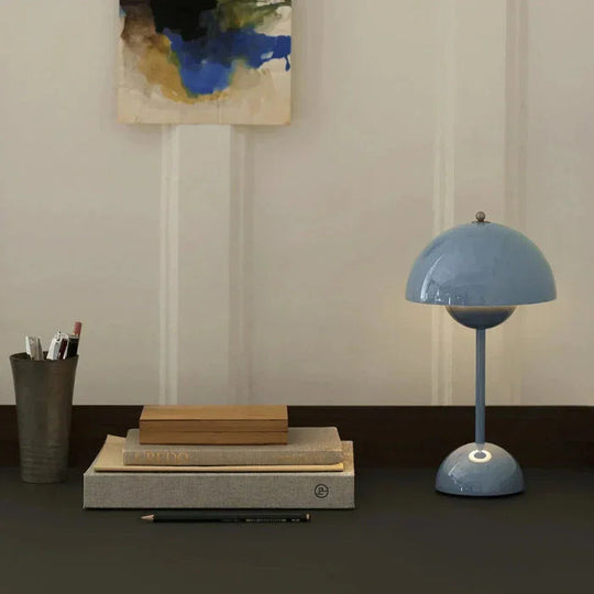 Lamp with Dimmable LED and Modern Design