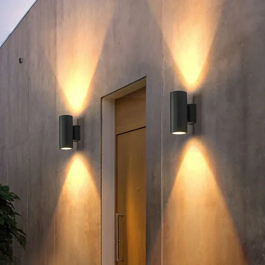 Outdoor Wall Light with LED Illumination and Aluminum Design