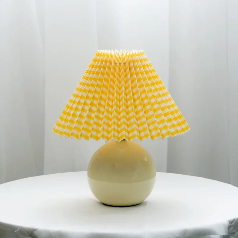 Table Lamp with Vintage Design and Bedside Use